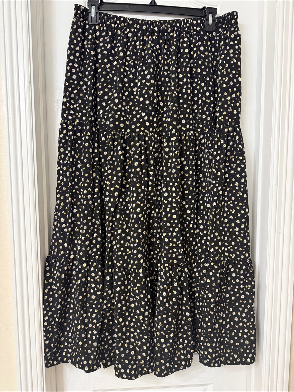 Shein Curve black ditsy floral print tiered maxi skirt elastic waist Size 3XL